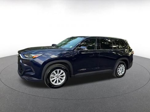 Used 2025 Toyota Grand Highlander FWD image 9
