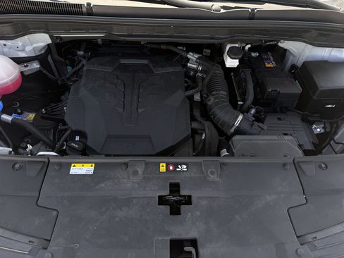 Used 2025 Kia Carnival SX w/ SX Dark Edition Package image 32