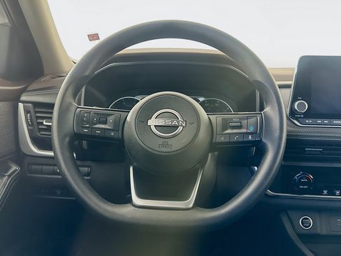 Used 2023 Nissan Rogue SV FWD image 18