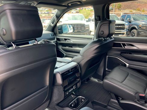 New 2026 Jeep Grand Wagoneer 4WD image 19