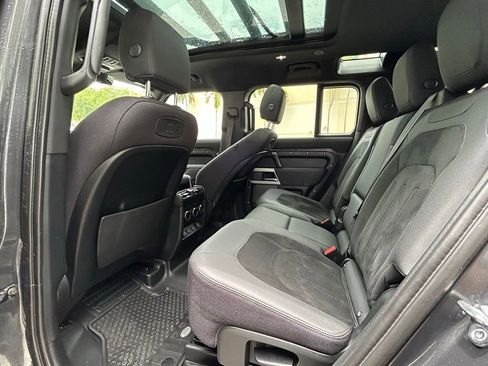 Used 2022 Land Rover Defender 110 S AWD/4WD image 60