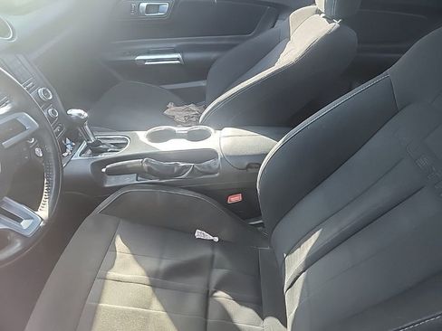 Used 2018 Ford Mustang Coupe image 11