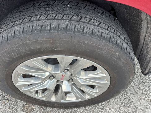 Used 2023 GMC Yukon Denali RWD image 11