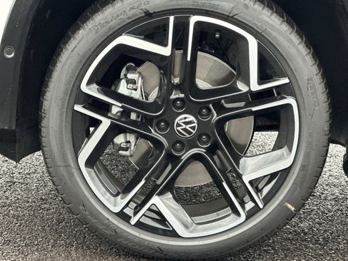 Used 2026 Volkswagen Tiguan SEL R-Line image 24