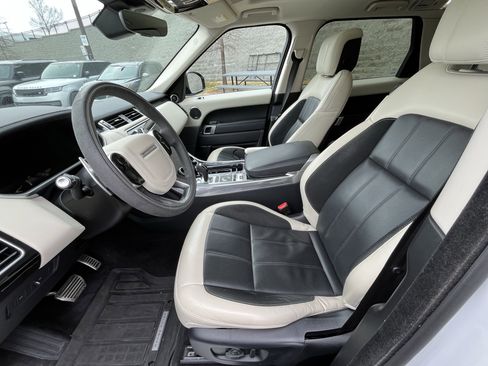 Used 2021 Land Rover Range Rover Sport HST image 17