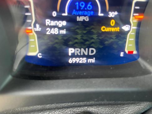 Used 2018 Jeep Wrangler Unlimited Rubicon w/ LED Lighting Group AWD/4WD image 18