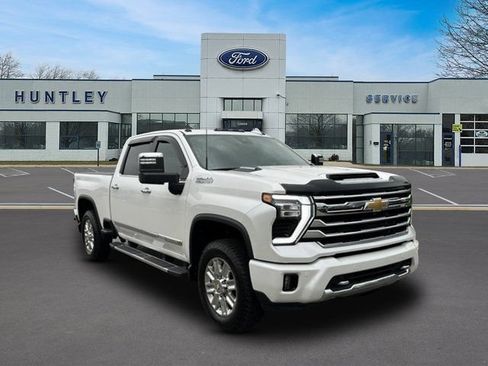 Used 2024 Chevrolet Silverado 2500 High Country w/ High Country Premium Package AWD/4WD image 4