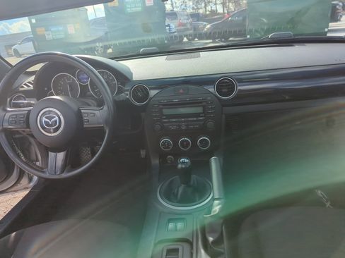 Used 2015 MAZDA MX-5 Miata Sport w/ Convenience Package image 21
