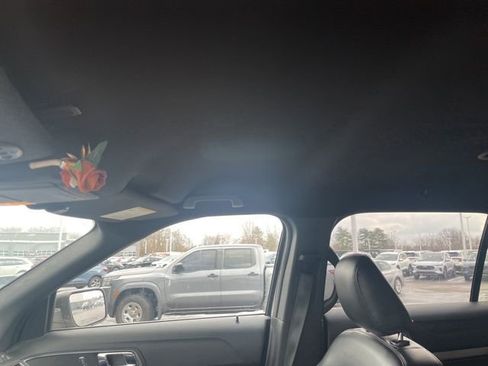 Used 2019 Ford Explorer XLT w/ Equipment Group 202A image 13