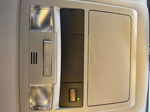 Used 2023 Toyota Tacoma SR5 w/ Technology Package image 18