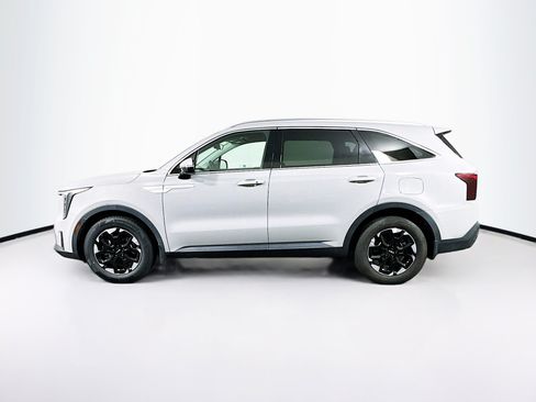 Used 2024 Kia Sorento S w/ Panoramic Sunroof Package FWD image 4