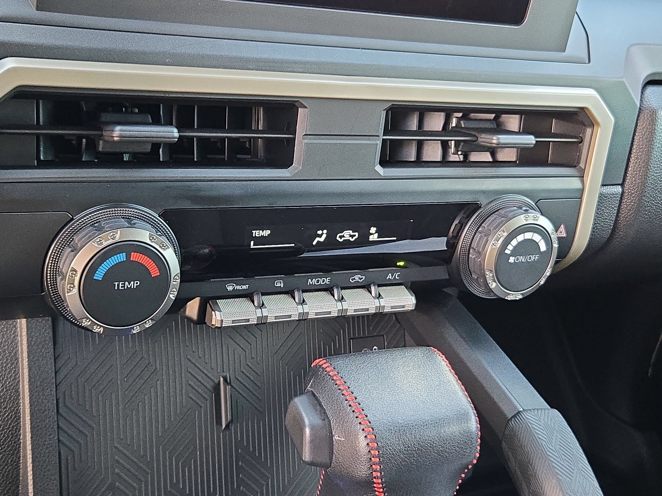 Used 2024 Toyota Tacoma SR RWD image 17