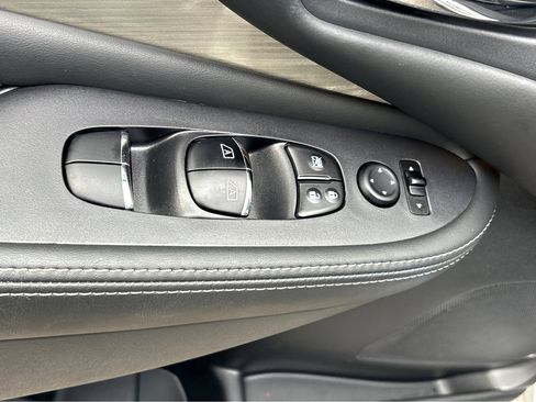 Used 2018 Nissan Murano Platinum w/ Cargo Package image 22