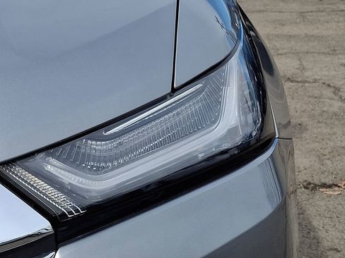 Used 2023 Chevrolet Traverse LT image 37