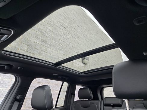 New 2025 Jeep Grand Cherokee Limited w/ Black Appearance Package AWD/4WD image 36