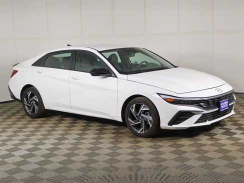 Certified 2025 Hyundai Elantra Sport FWD image 38