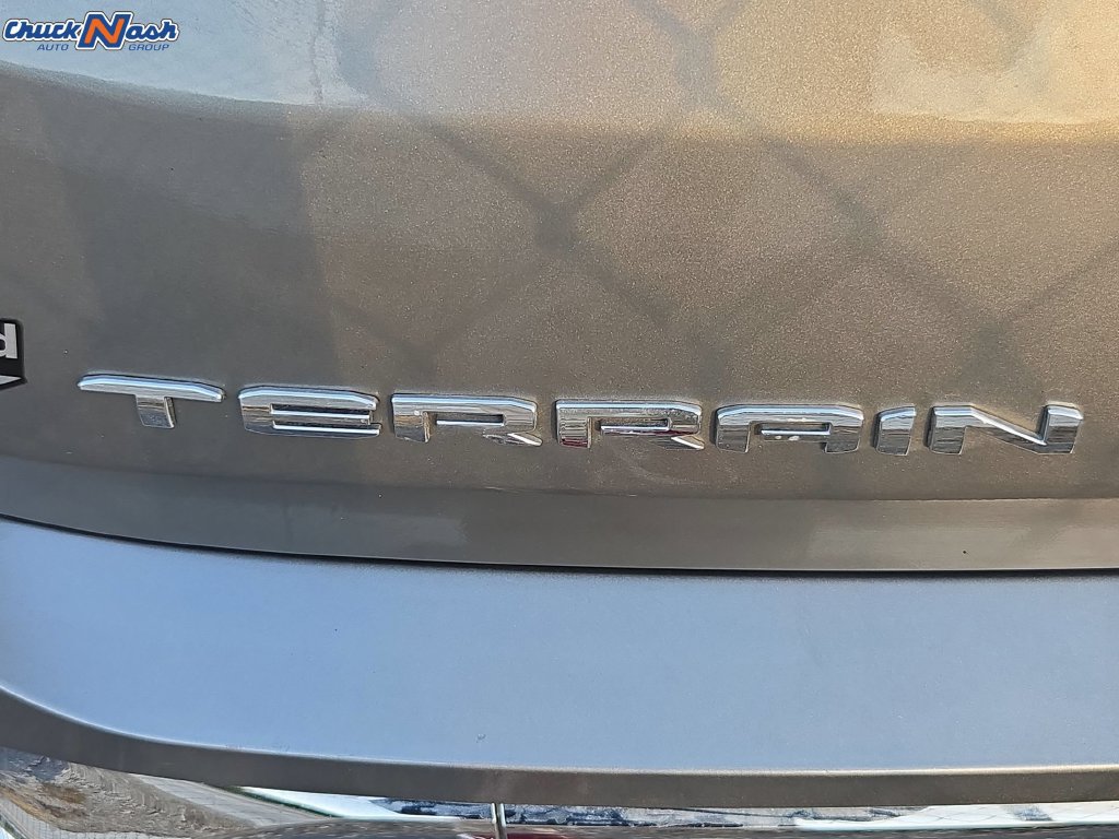 Used 2024 GMC Terrain SLT AWD/4WD image 9