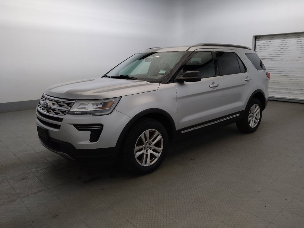 Used 2018 Ford Explorer XLT AWD/4WD image 2