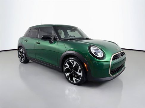 Used 2025 MINI Cooper 4-Door Hardtop FWD image 3