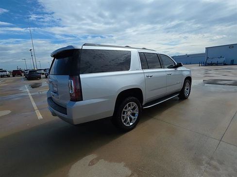 Used 2019 GMC Yukon XL SLT w/ Open Road Package RWD image 6