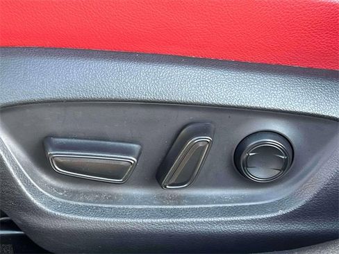 Used 2018 Toyota Camry XSE image 18