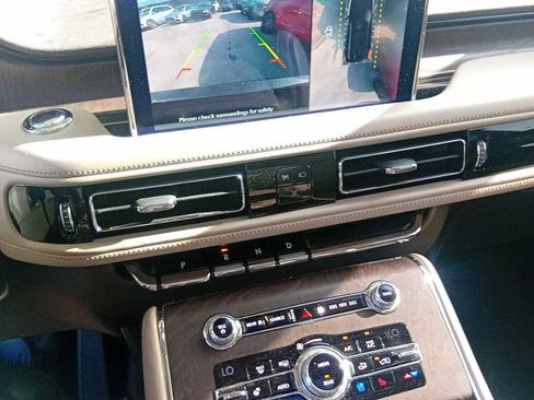 Used 2020 Lincoln Aviator Reserve w/ Equipment Group 201A RWD image 6