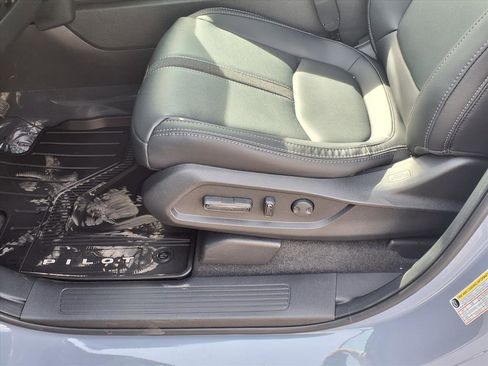 New 2025 Honda Pilot Touring image 17
