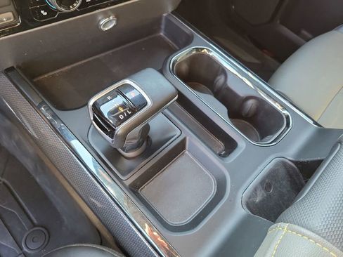 Used 2024 Chevrolet Silverado 1500 ZR2 image 21