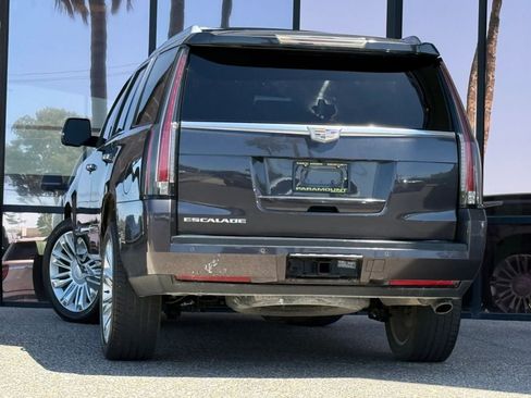 Used 2016 Cadillac Escalade Platinum RWD image 8