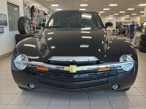 Used 2006 Chevrolet SSR w/ Preferred Equipment Group image 8