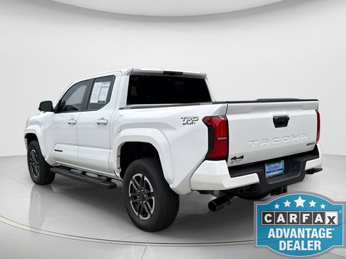 Used 2025 Toyota Tacoma TRD Sport AWD/4WD image 7