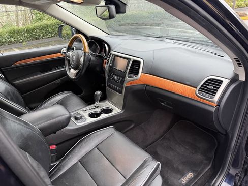 Used 2011 Jeep Grand Cherokee Overland image 14