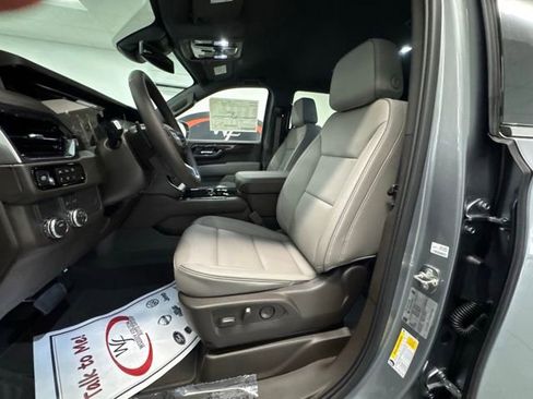 New 2026 GMC Yukon Elevation w/ LPO, Elevation Black Package RWD image 17