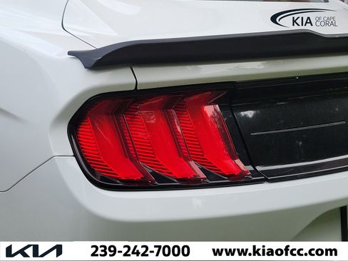 Used 2020 Ford Mustang Coupe RWD image 7