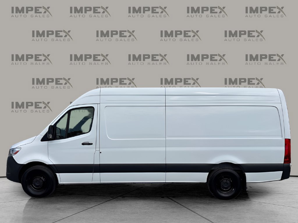 Used 2025 Mercedes-Benz Sprinter 2500 image 2