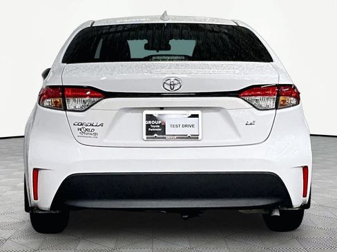 Used 2025 Toyota Corolla LE FWD image 5