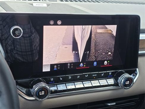 Used 2023 GMC Canyon Denali image 20