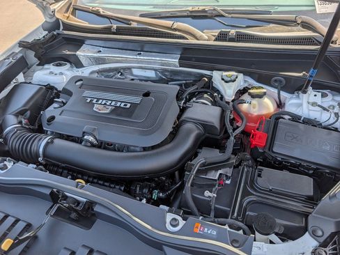 Used 2021 Cadillac XT4 Luxury w/ Cold Weather Package image 20