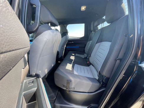 Used 2025 Toyota Tacoma TRD Off-Road image 23