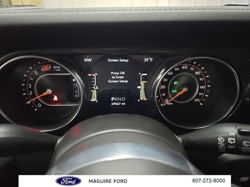 Used 2021 Jeep Wrangler Unlimited Sahara image 24