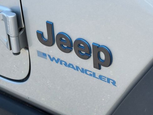 Used 2024 Jeep Wrangler Unlimited Rubicon 4xe AWD/4WD image 9