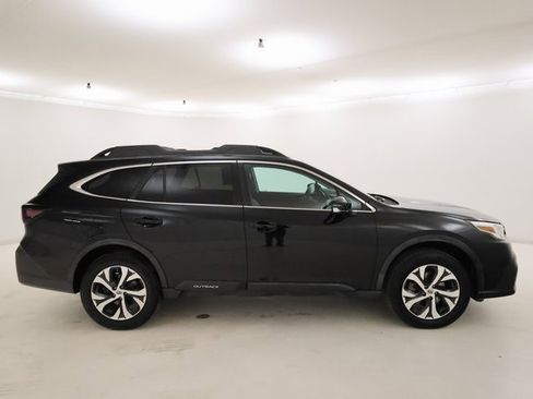 Used 2020 Subaru Outback Limited image 2