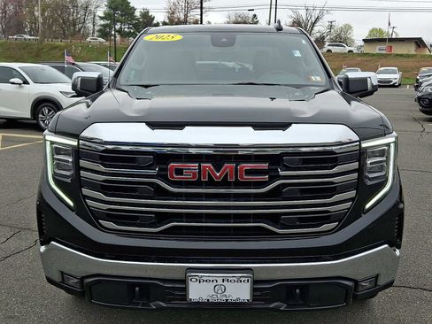 Used 2025 GMC Sierra 1500 SLT image 2