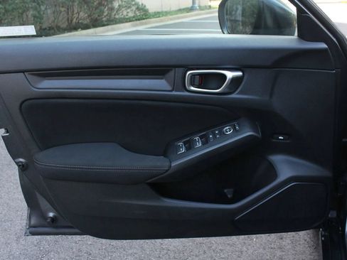 Used 2022 Honda Civic Sport image 16