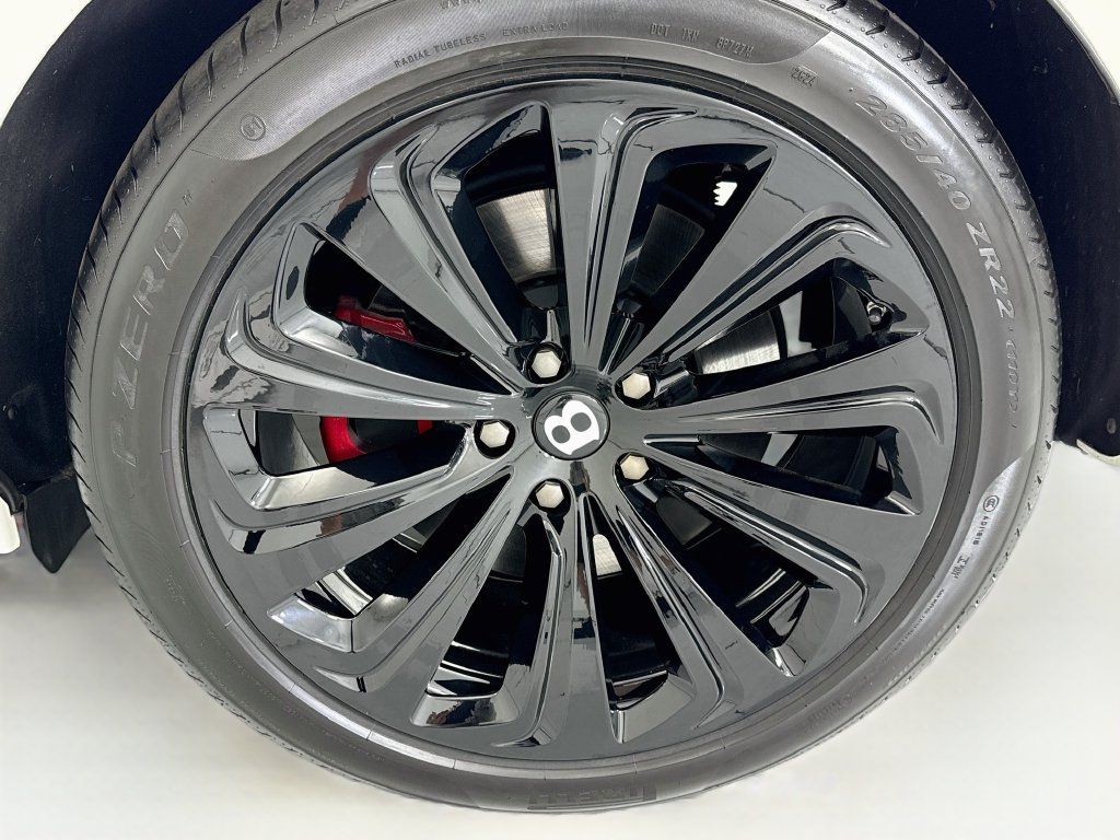 Certified 2022 Bentley Bentayga AWD/4WD image 30