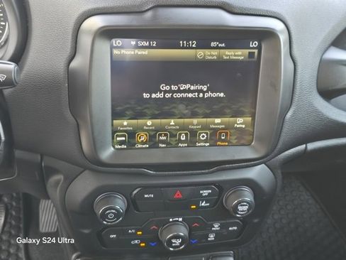 Used 2023 Jeep Renegade Latitude image 25