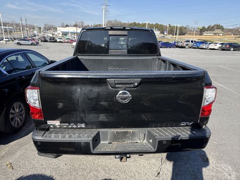 Used 2019 Nissan Titan SV w/ SV Convenience Package image 9