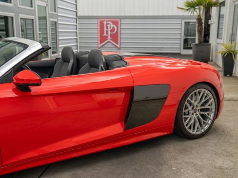 Used 2017 Audi R8 V10 image 5