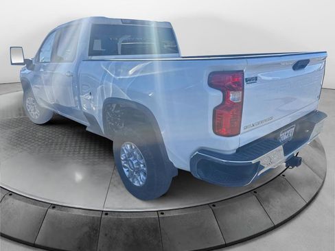 Used 2020 Chevrolet Silverado 2500 LT w/ Z71 Off-Road Package image 6