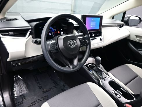 Used 2026 Toyota Corolla LE FWD image 12